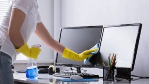 Office_desk_clean-570x400-2